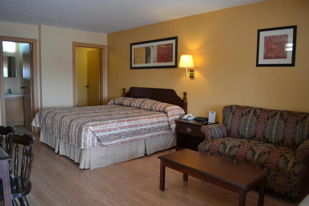 Deluxe Inn And Suites Weslaco Exterior photo