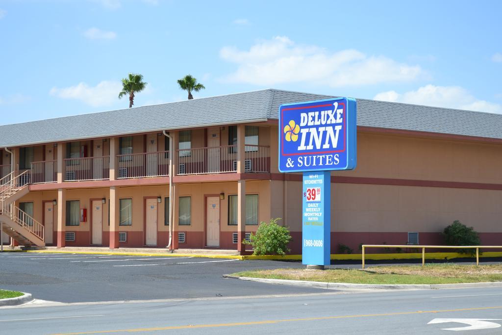 Deluxe Inn And Suites Weslaco Exterior photo